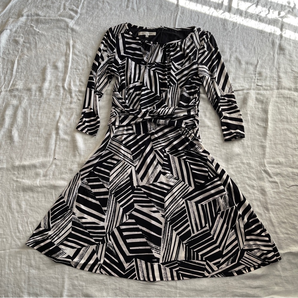 Evan-Picone Dress size 10 Black & White, Zip Back